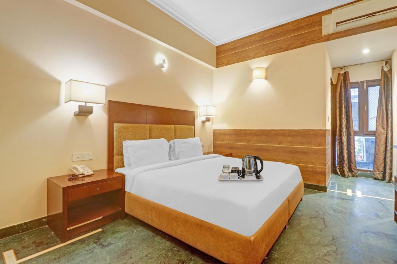 Oyo Townhouse 934 L'Elegant Hotel & Banquetby Ace Manor Газиабад Екстериор снимка